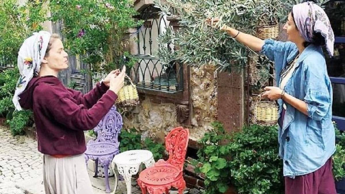 Tatil yapmadı arı gibi çalıştı! Burcu Biricik Ayvalık mesaisinin ardından tekrar İstanbul’a döndü