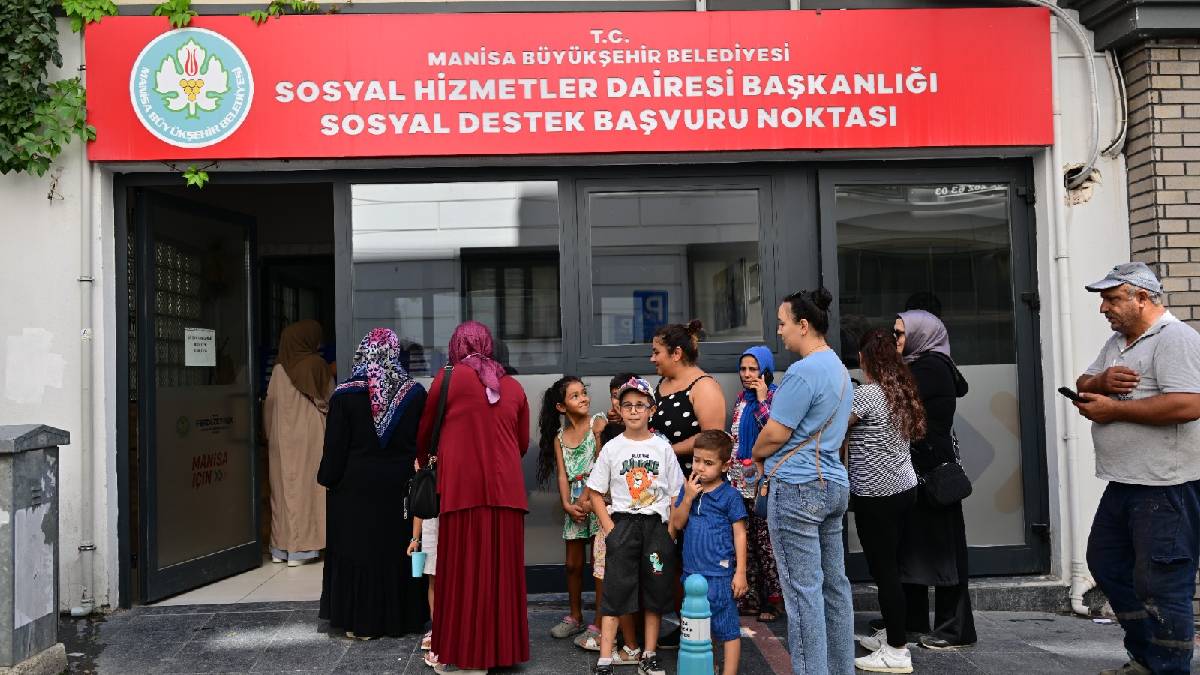 Manisa Şehir Kartı ile 10 bin öğrenciye 30 milyon TL’lik eğitim desteği