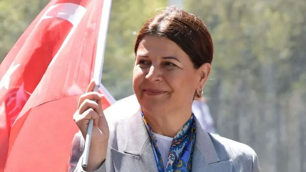 CHP'li İzmir Foça Belediye Başkanı AK Parti'ye geçiyor