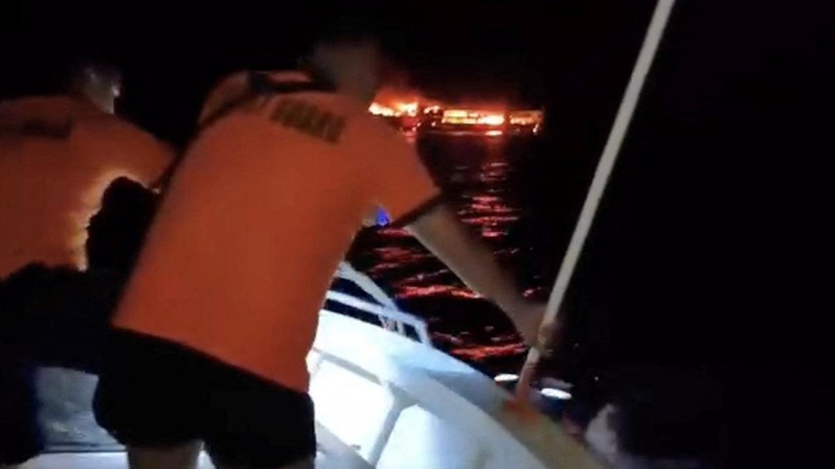 Filipinler’de feribot yangını: 5 ölü, 87 kayıp