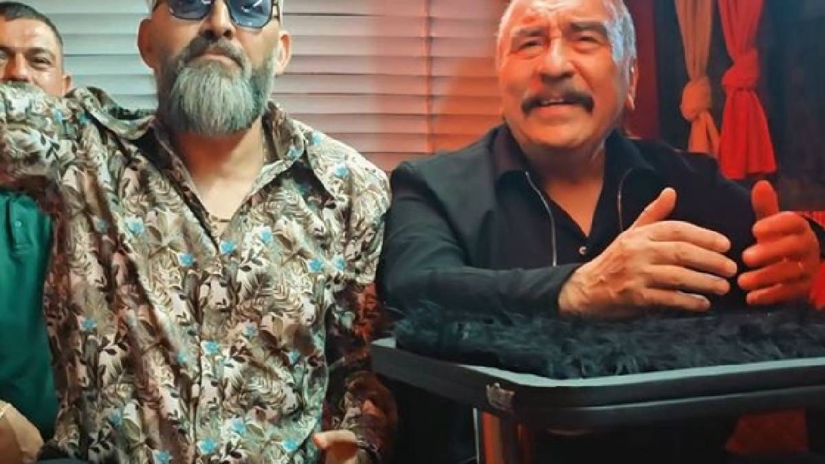 Ümit Besen Kayseri’de nostalji rüzgarı estirdi! Konserine gitmek için minibüs tercih etti