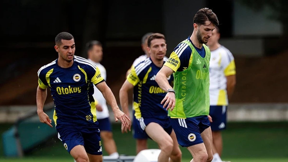 Fenerbahçe Roma maçı şifresiz mi? 10 Eylül Şampiyonlar Ligi kadrosu, yayın bilgileri açıklandı