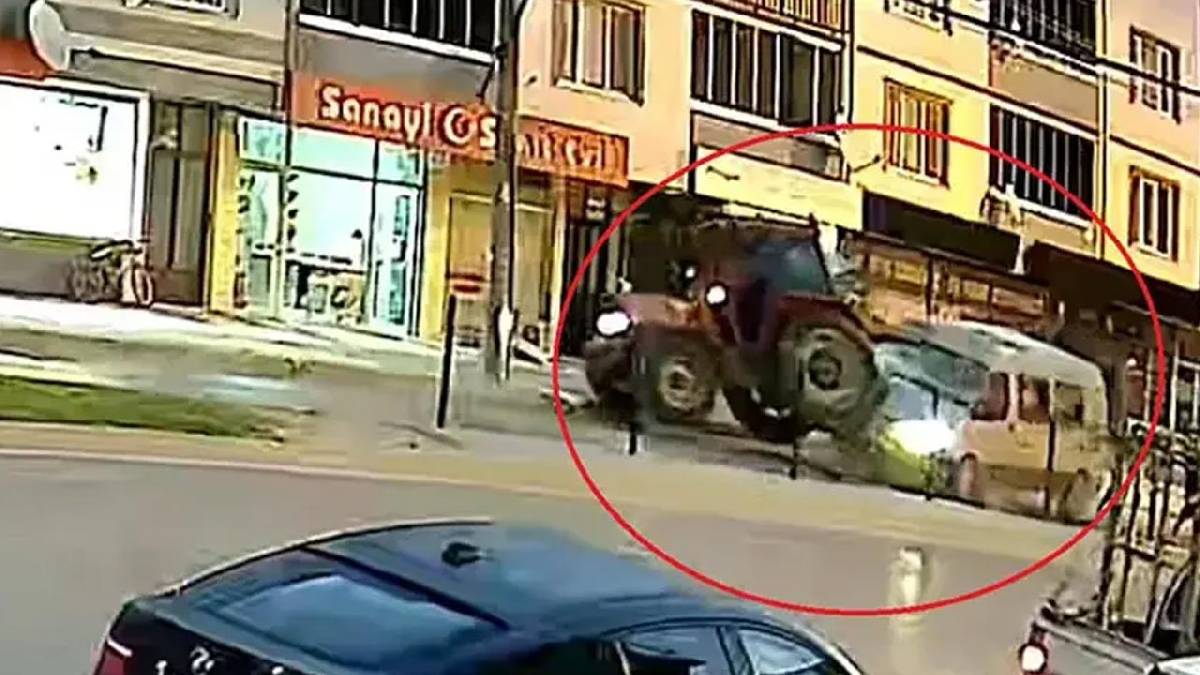 Bursa’da 10 kişinin yaralandığı kaza kameraya yansıdı
