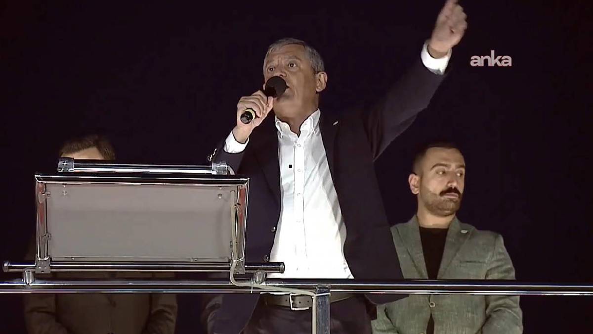 Yeni Parti'den Üsküdar mitingi... Özgür Özel: Daha fazlasını hedeflemişlerdi