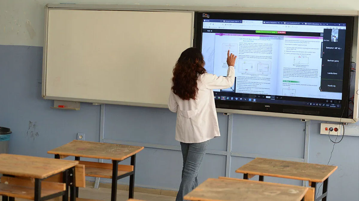 Öğretmenlerin il dışı yer değiştirme tarihleri açıklandı