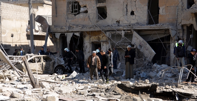 Suriye'de Esad rejimi 5 günde 400 varil bombası attı