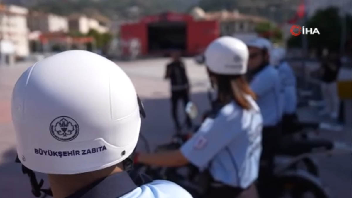Manisa'da yere çöp atmanın cezası belli oldu: Yaka kameralı bisikletli zabıtalar sahaya indi!