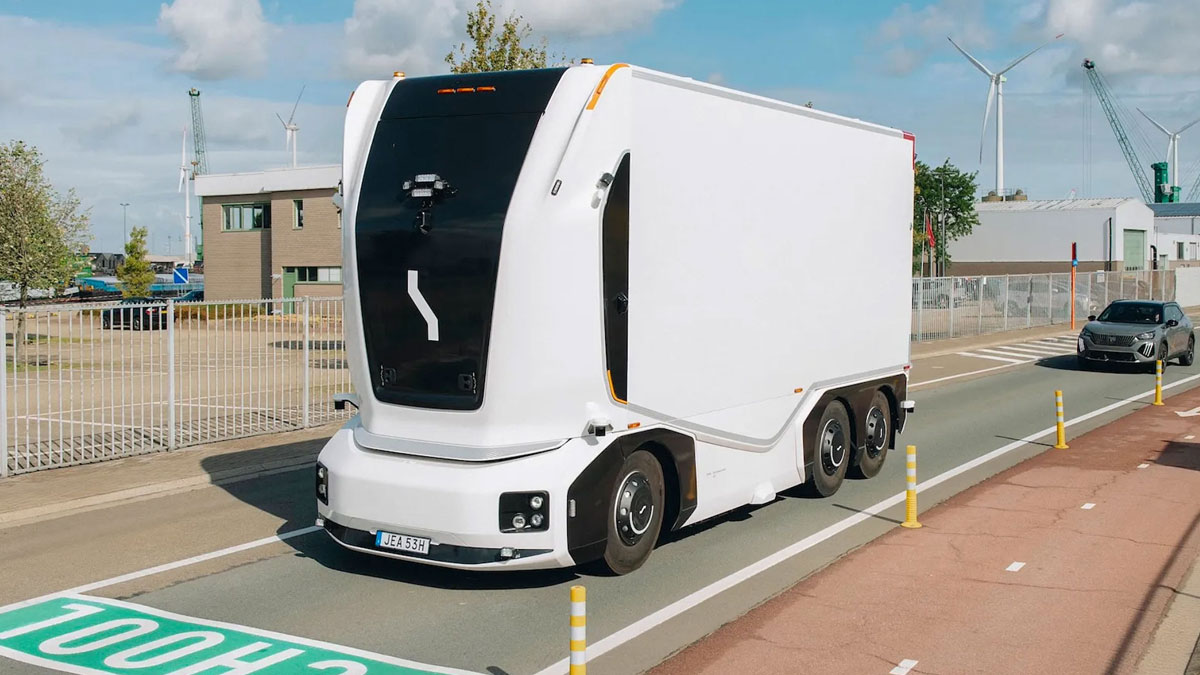 Sürücüsüz elektrikli tır Almanya’da yük taşımaya başladı