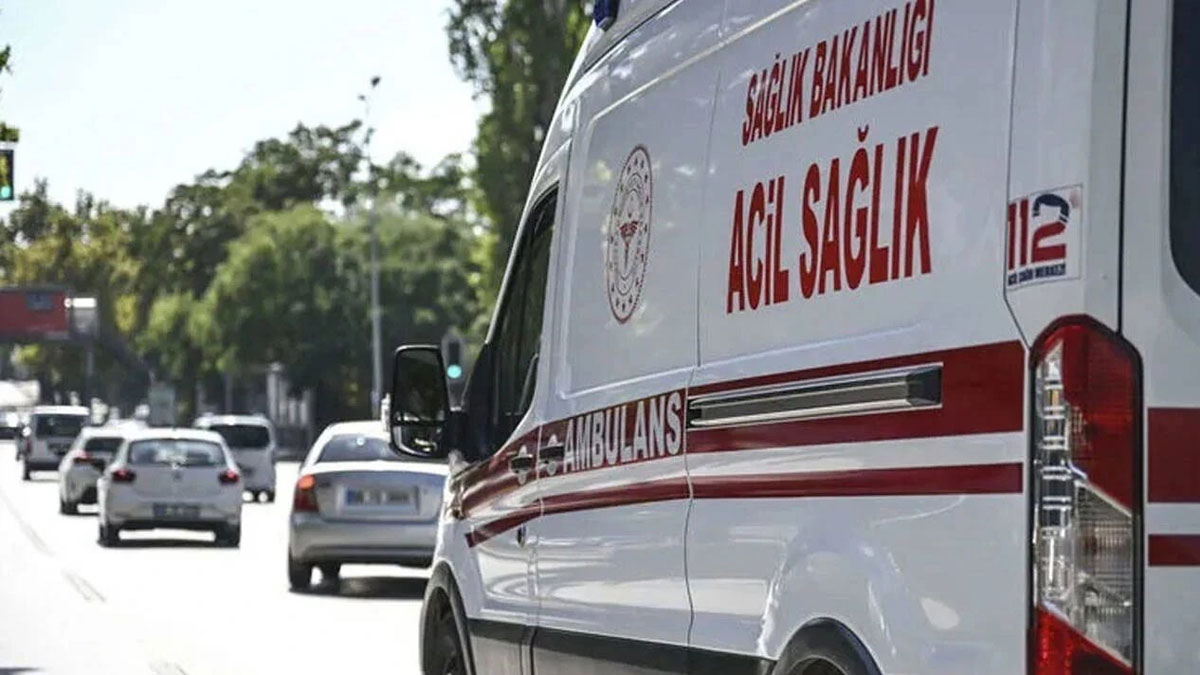 Uşak’ta 3 işçi servisi birbirine girdi: 8 yaralı