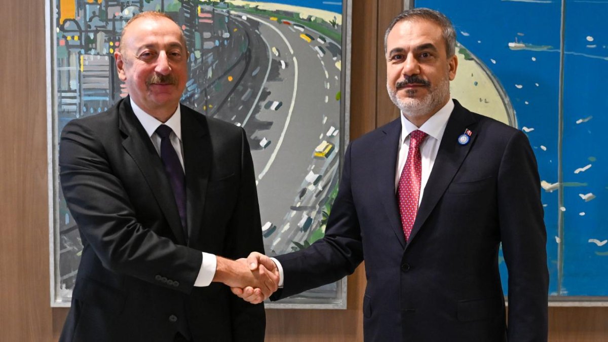 Bakan Fidan, Azerbaycan Cumhurbaşkanı Aliyev ile Görüştü