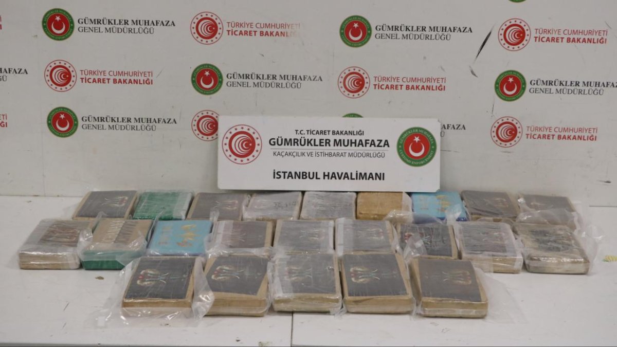 İstanbul'da uyuşturucu operasyonu: 486 kilogram uyuşturucu ele geçirildi, 4 gözaltı