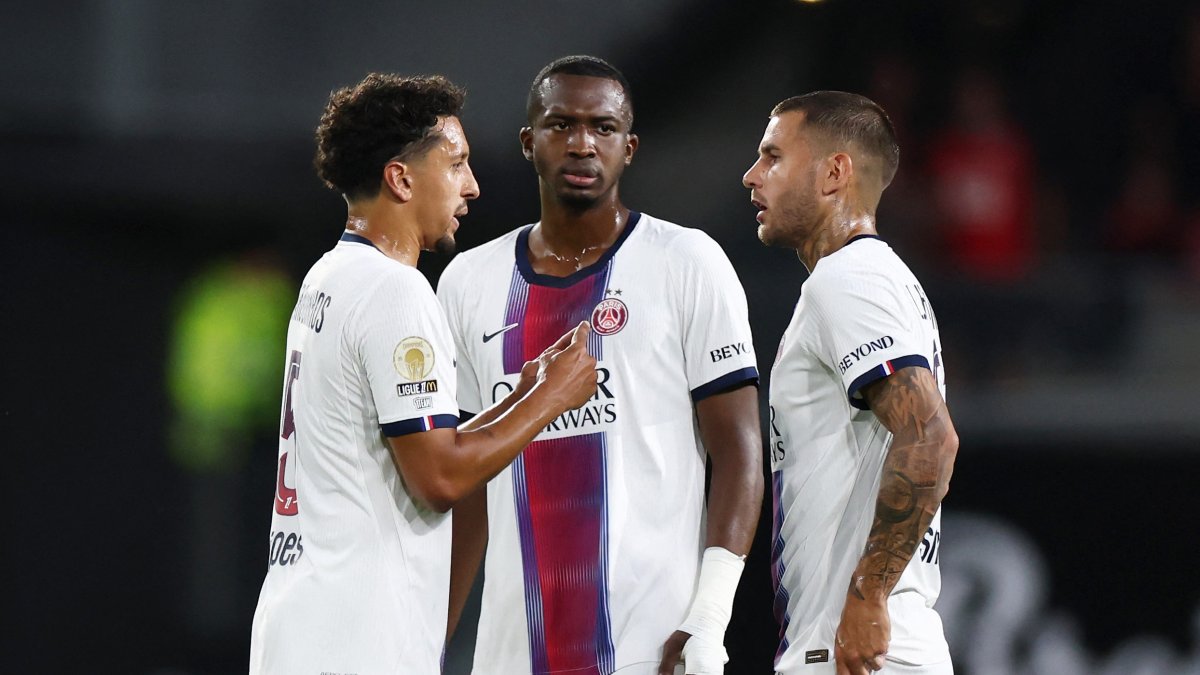 PSG sezona tutuk başladı