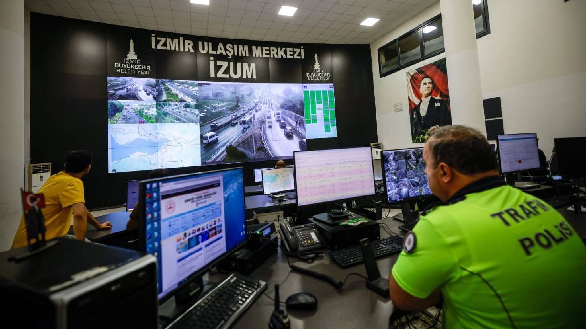 Okul trafiği İZUM’un yakın takibinde