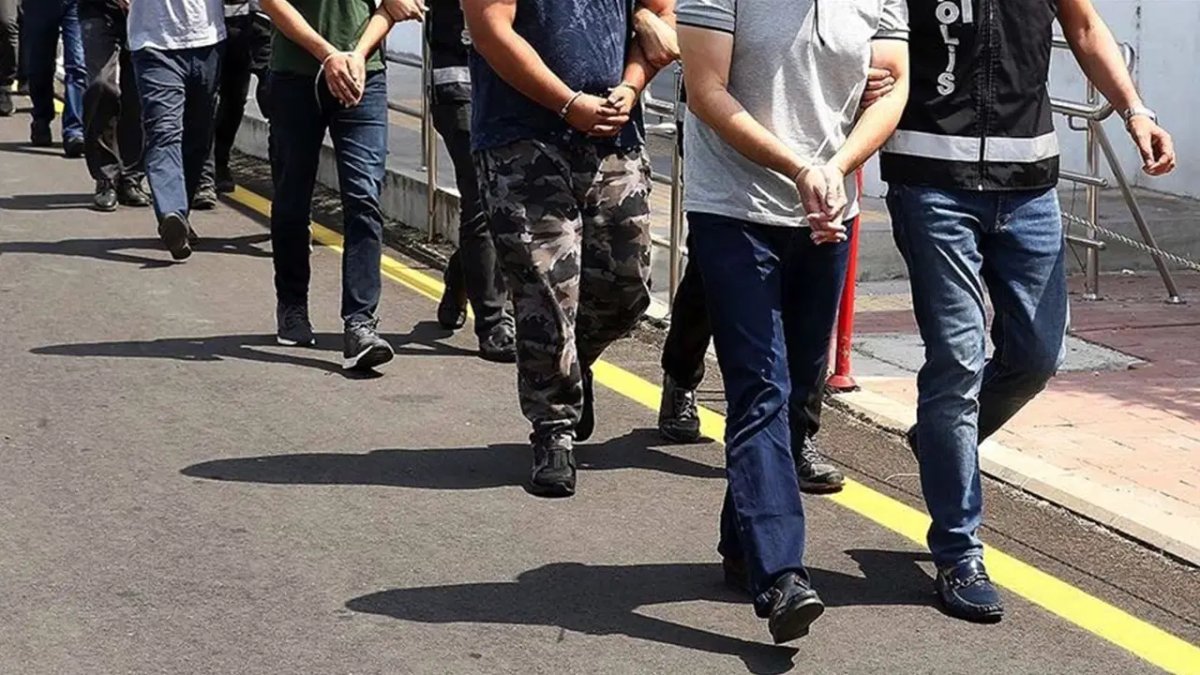 FETÖ’nün güncel yapılanmasına finans operasyonu: 21 gözaltı