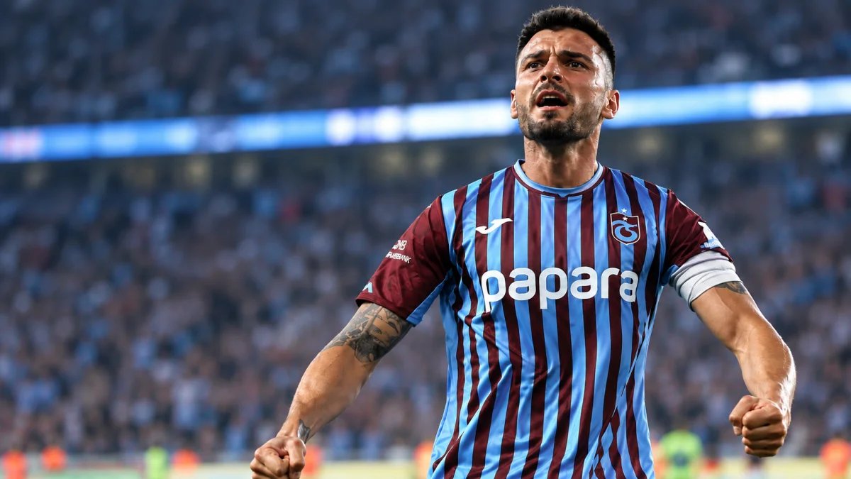 Trabzonsporlu milli futbolcu Okay Yokuşlu operasyon geçirdi