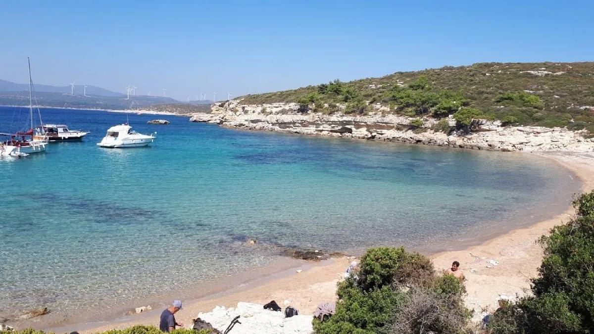 Yaza veda için en ideal adres! İzmir’in turkuaz cenneti tüm yorgunluğunuzu alacak