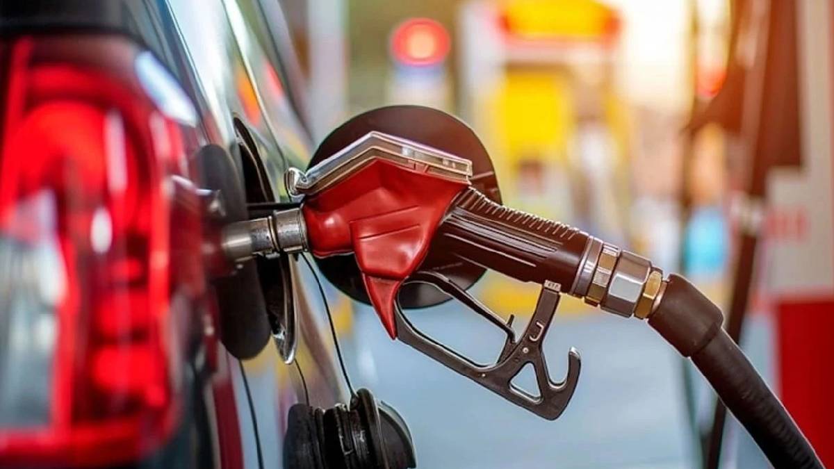 Motorine indirim geldi: Akaryakıtta 3 hane devri kısa sürdü