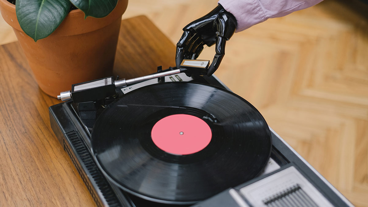 Binlerce şarkıyı kopyalayıp sömüren Claude'a Sony Music ve Warner Music'ten telif davası