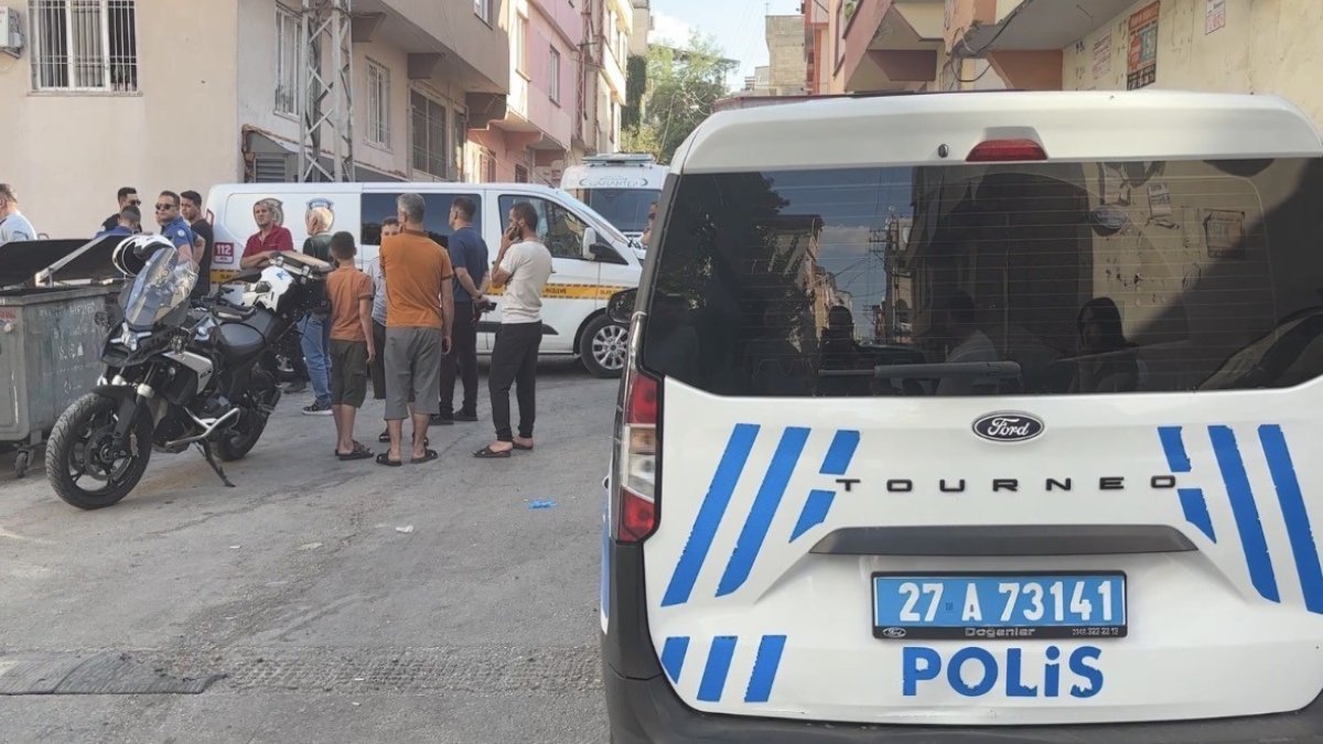 Gaziantep’te silahlı saldırı: Eşini öldürdü, 3’ü çocuk 4 kişiyi yaraladı