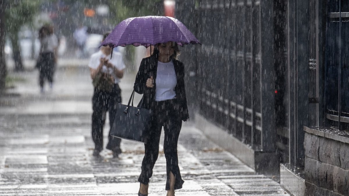 Meteoroloji açıkladı: Sağanak yağışlar ve toz taşınımı etkili olacak