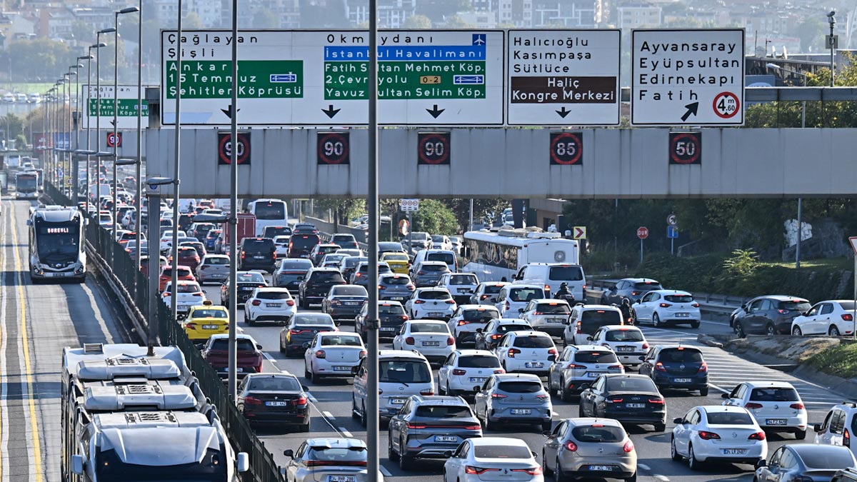 İstanbul'da haftanın ilk iş gününde trafik yoğunluğu