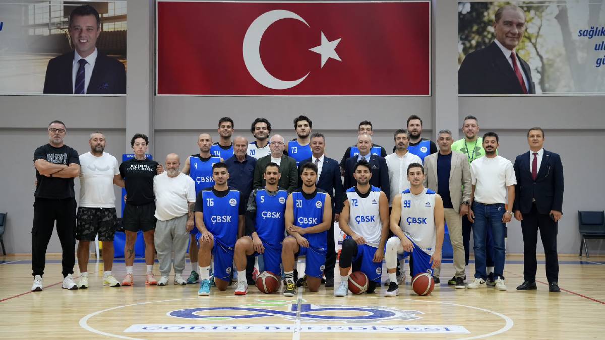Başkan Sarıkurt’tan ÇBSK basketbol takımına yeni sezon ziyareti