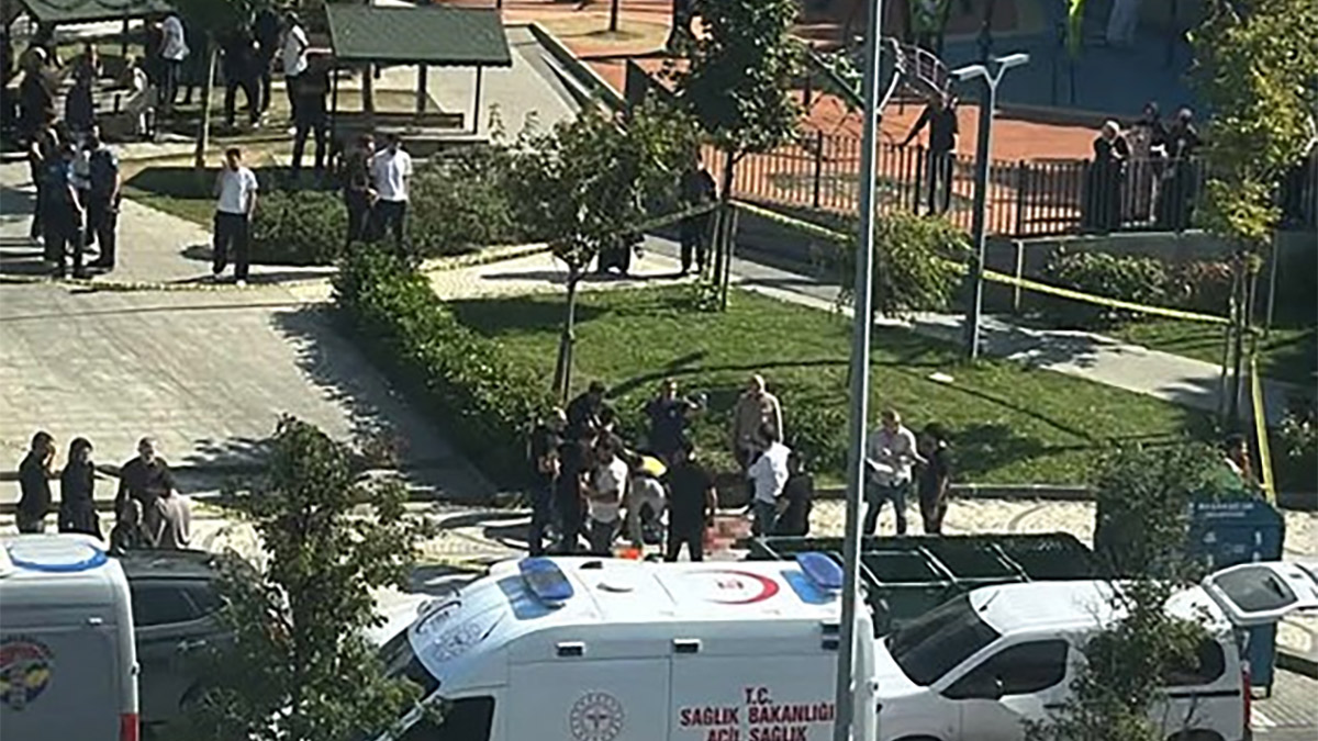 Son dakika! Başakşehir’de silahlı saldırı: Sokak ortasında 2 kişi yaralandı