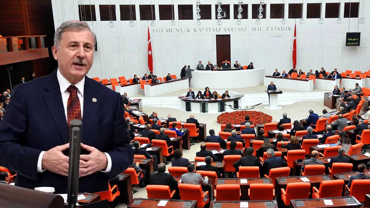 Selçuk Özdağ üç yıllık Meclis karnesini açıkladı: 37 kanun teklifi, 528 soru önergesi