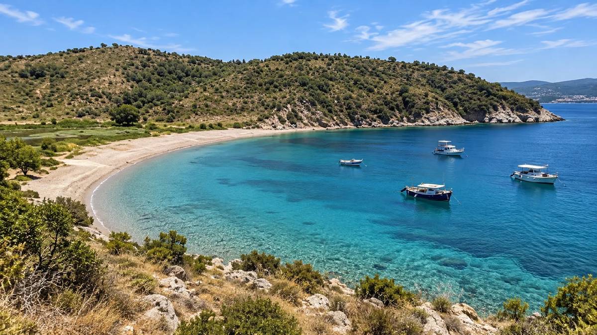 Eylül ayı bitmeden Karaburun’daki saklı cenneti keşfedin! Kumu incecik, denizi berrak