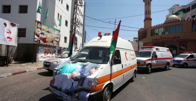 Gazze'de ambulanslar 
İsrail'i protesto etti