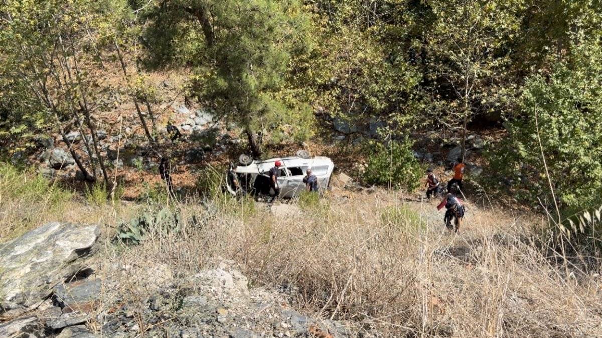 Osmaniye’de otomobil uçuruma yuvarlandı: 1 ölü, 1 yaralı