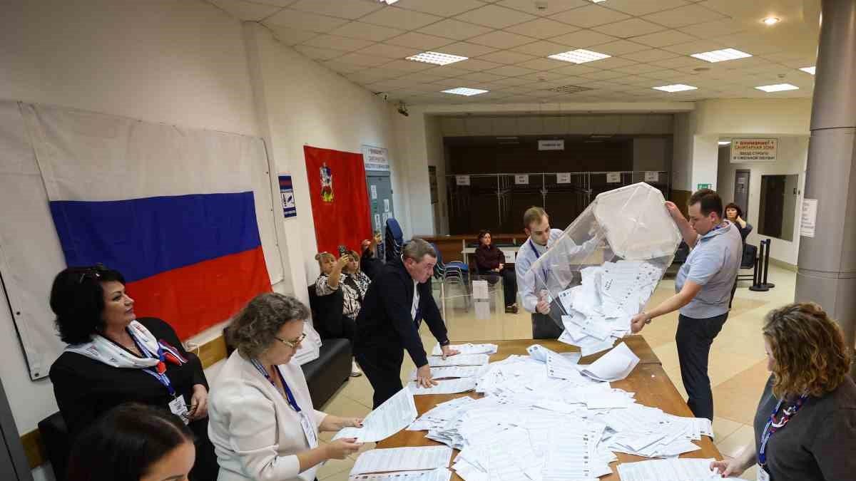 Rusya seçimlerinde 'şişirilmiş katılım' iddiası: Putin'in partisinin oyu yüzde 35