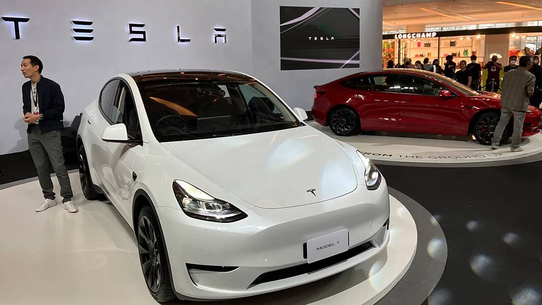 Tesla Türkiye’de ödeme sistemini değiştirdi: Araç bedeli artık kredi kartıyla da ödenebilecek