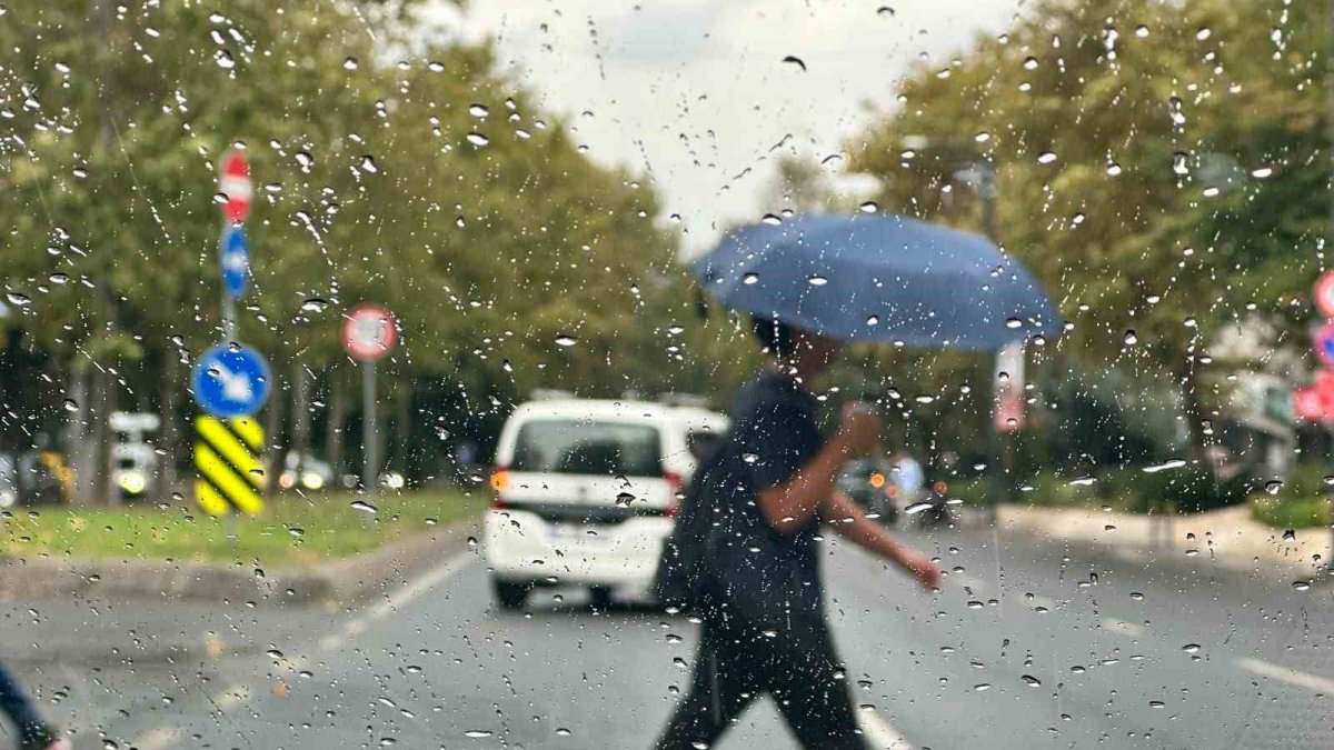 İstanbul dahil 14 il için sarı kodlu uyarı: Ani sıcaklık düşüşü ve şiddetli yağış bekleniyor