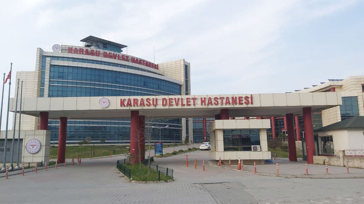 Hastalardan IBAN'la para istediği iddia edilmişti: Karasu Devlet Hastanesi'ndeki dahiliye doktoru açığa Alındı!