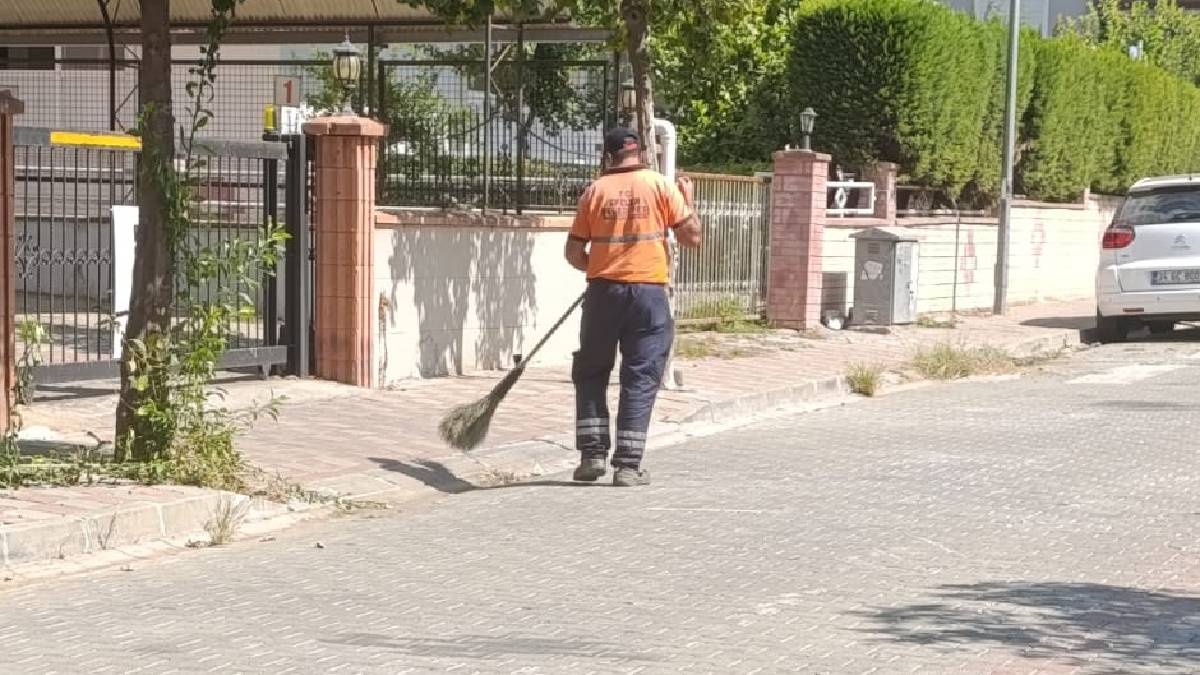 Efeler’in sokaklarında temizlik seferberliği