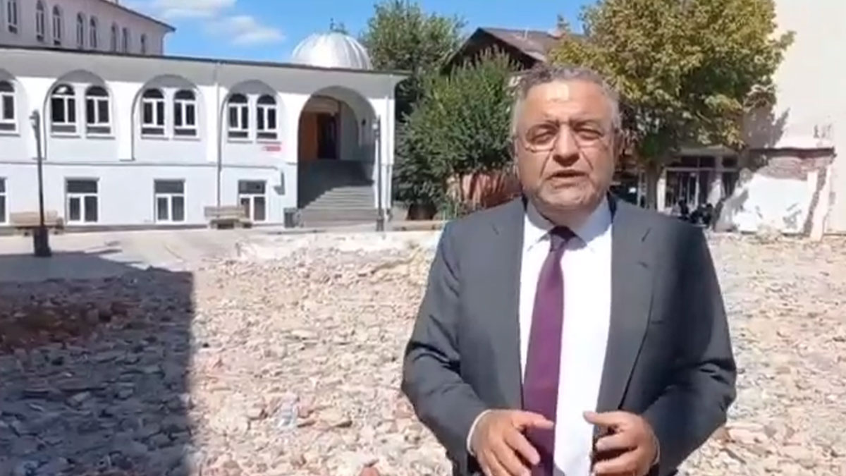 Sezgin Tanrıkulu’ndan Ziraat Bankası’na Genç çağrısı: Şube eski yerine taşınsın