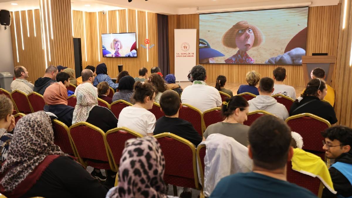 Büyükşehir'den özel gereksinimli gençler için kamp