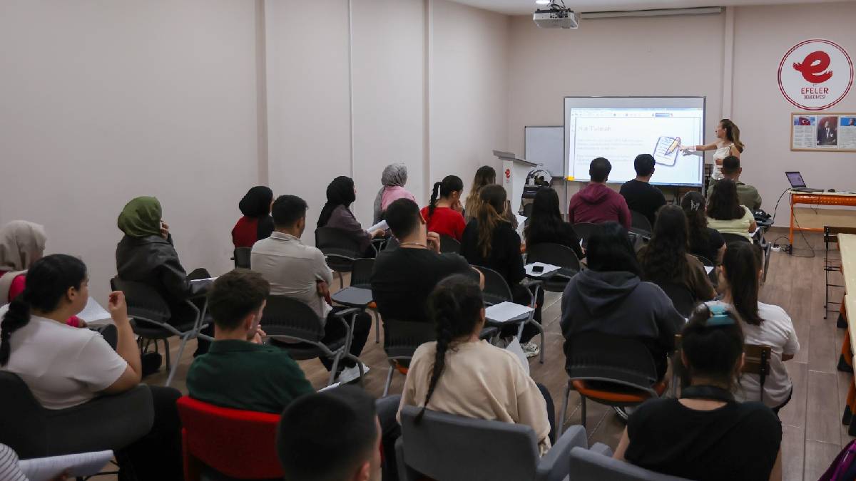 Başkan Anıl Yetişkin’den gençlere sınav yolculuğunda güçlü rehberlik desteği