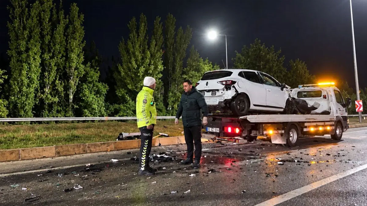 İYİ Partili Muhammet Mısırlıoğlu’nun kullandığı otomobil başka araçla çarpıştı: 4 yaralı