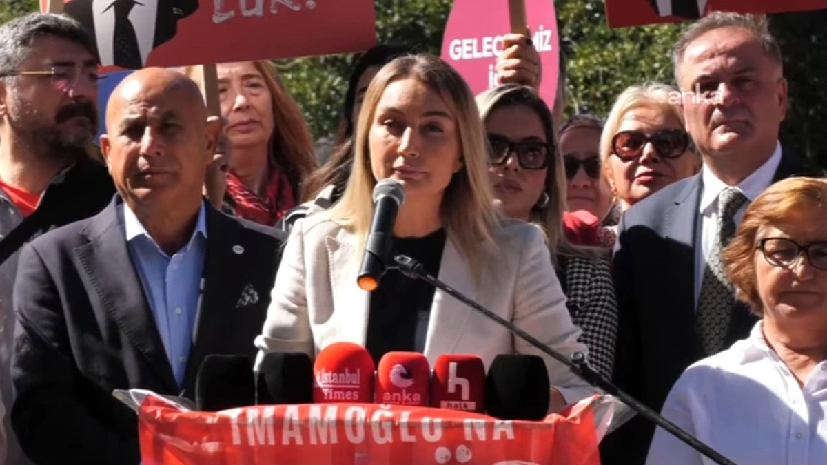 Aile Dayanışma Ağı Park'ta toplandı: "Dört duvar arasına kapatabilirsiniz ama onurumuzu asla"