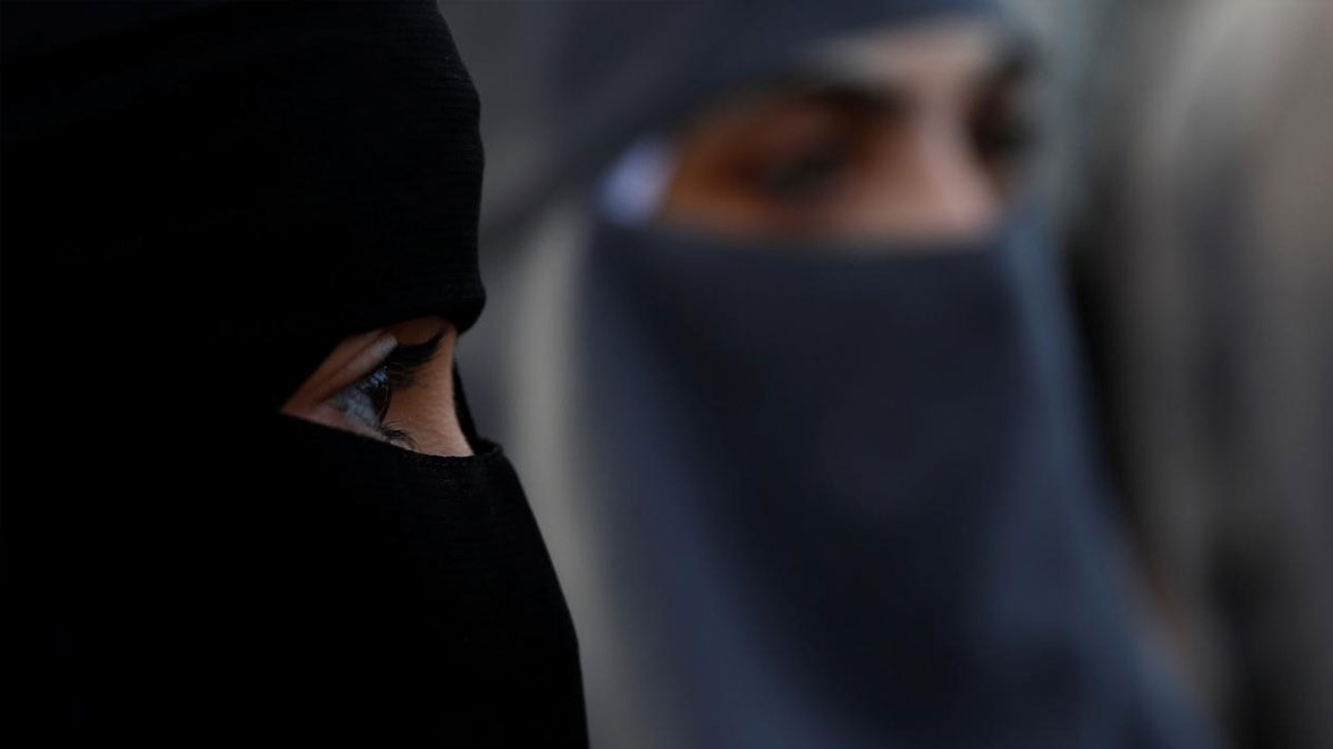 İtalya'da okullarda burka ve peçe yasağı getirildi