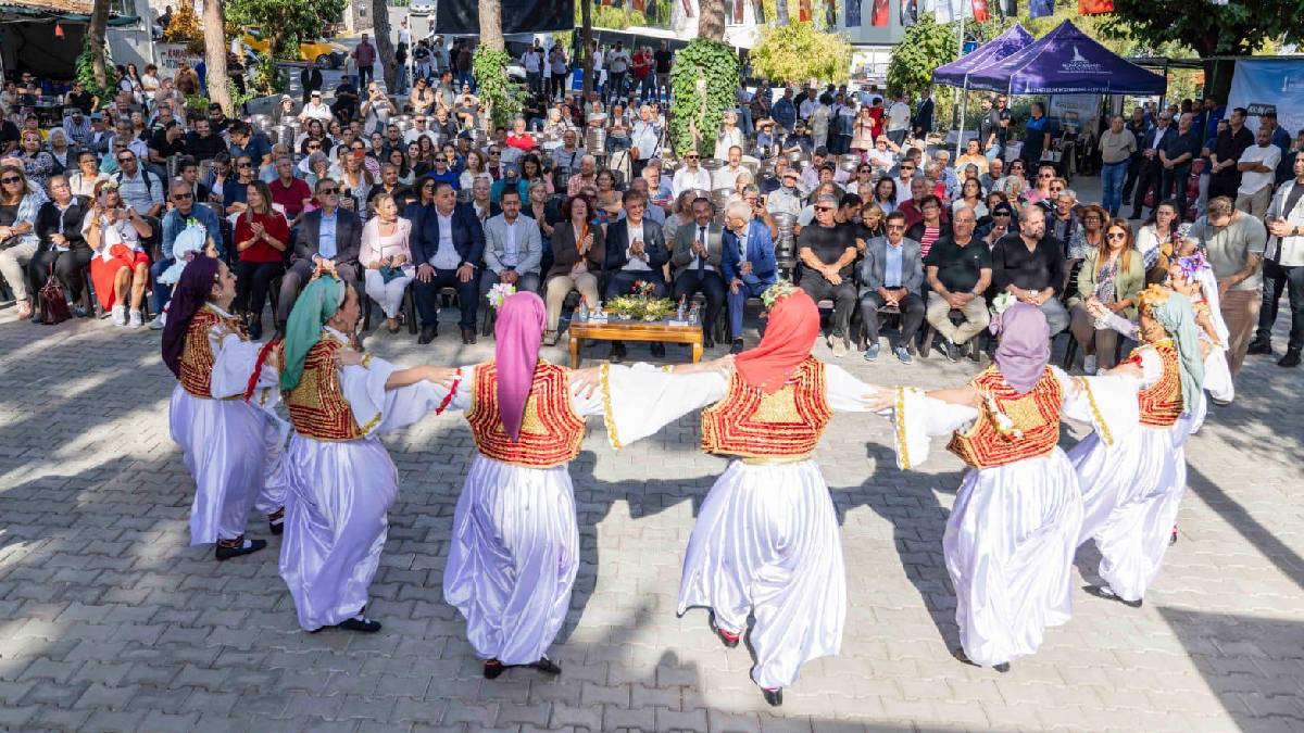 Karaburun nergislenecek: 300 bin soğanlık destek geliyor
