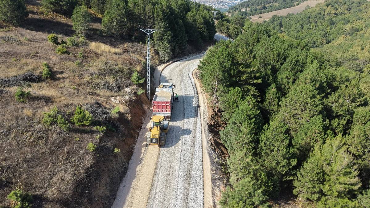 Osmangazi'nin 3 mahallesinde yollar yenileniyor