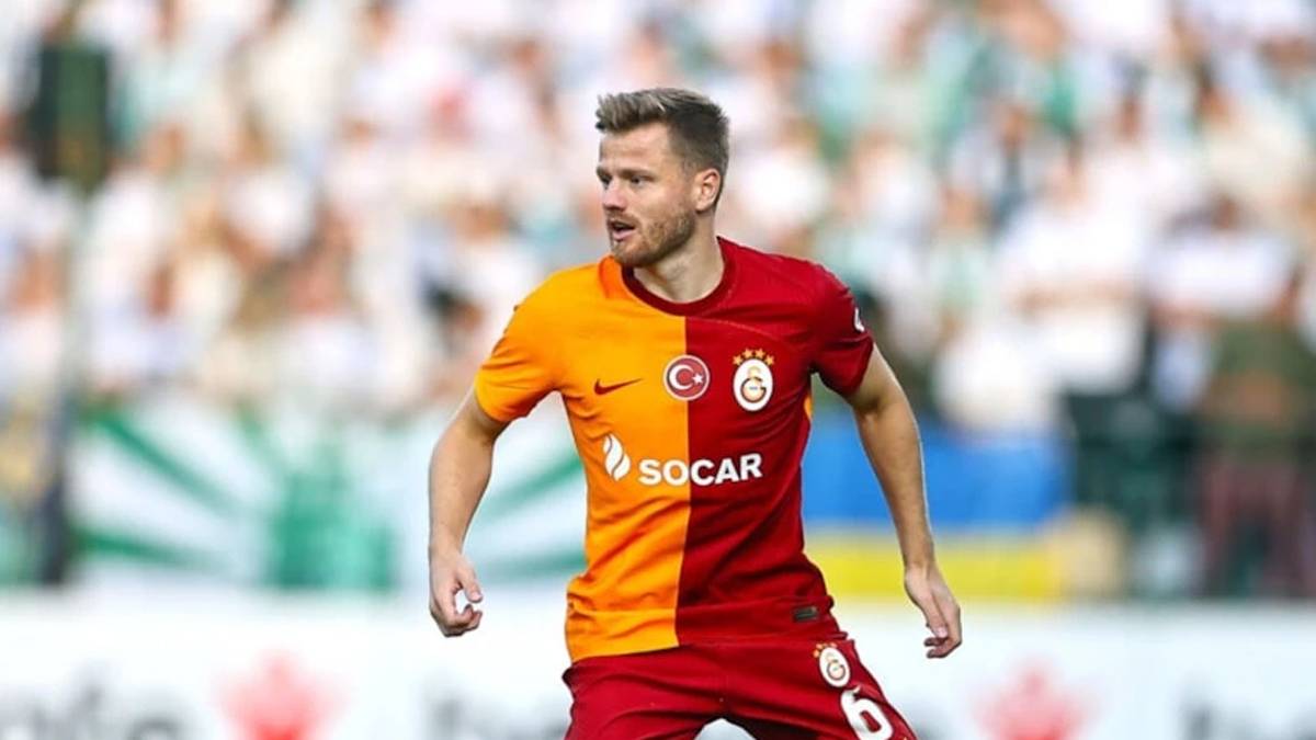 Galatasaray'ın eski orta sahası futbola veda etti