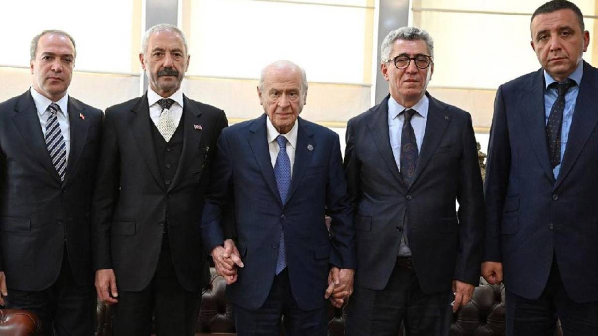 Bahçeli bir araya getirdi: Sarallar ve Şahinler, MHP Genel Merkezi'nde barıştı