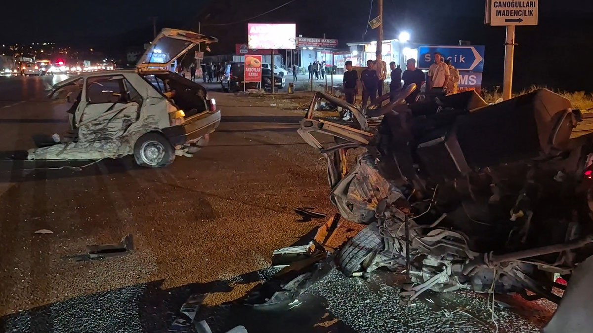 Malatya’da korkunç kaza: Otomobil ikiye bölündü, 1 kişi öldü