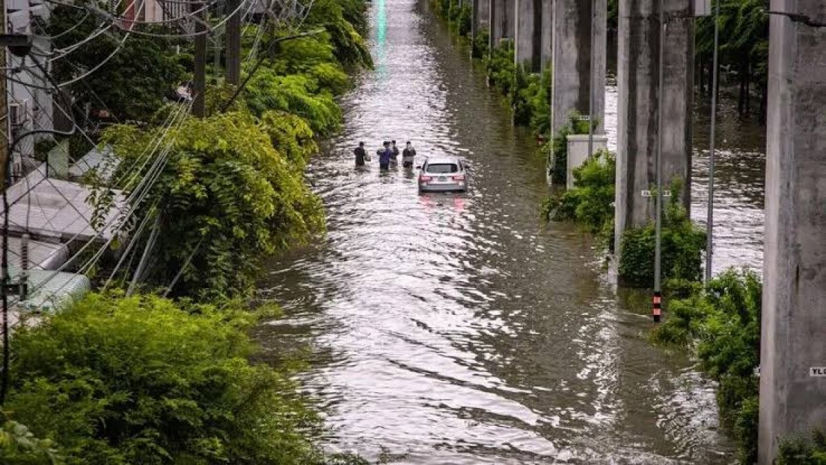 Bangkok’ta sel felaketi: Binlerce kişi tahliye edildi