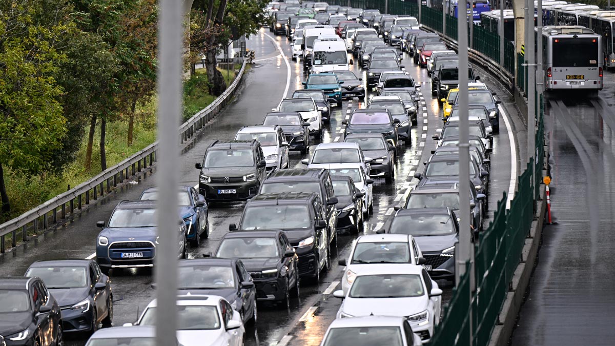 İstanbul'da haftanın ilk iş günü trafik yoğunluğu
