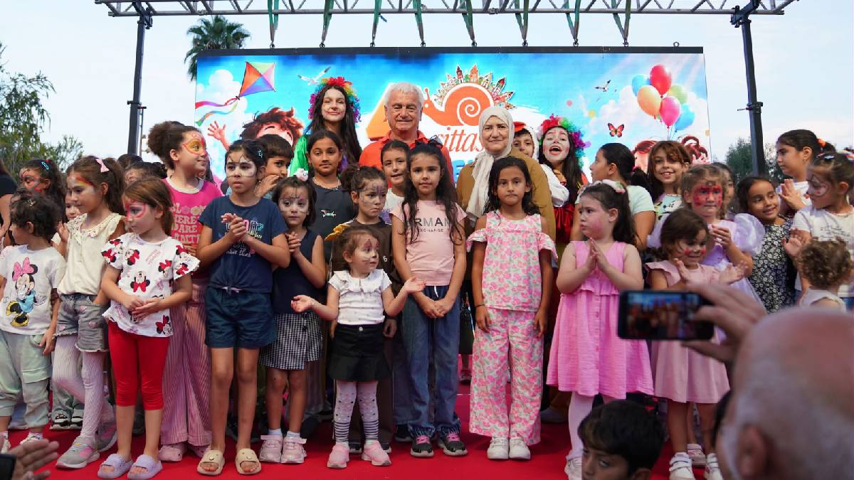 4. Cittaslow Çocuk Şenliği Finike’de renkli görüntülere sahne oldu
